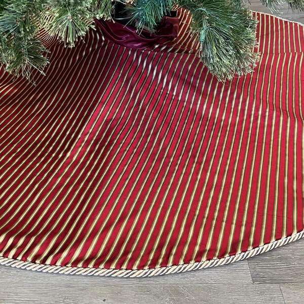 84 Christmas Tree Skirt 