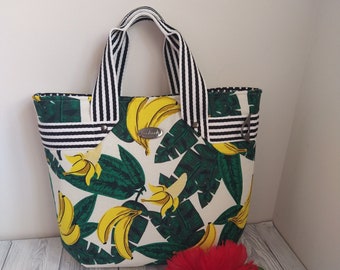 Bolso Fiesta Tote, Banana and Leaves Tropical Collectif Mainline Fabric Black White Polka - Correa de hombro desmontable con correas a rayas.