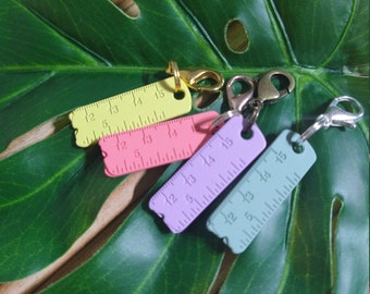 Regla, Tape Measure Charm, Crafting, knitting, sewing Zipper Pull Charms for Zips on Bags, Stitch Marker, Notebook, Diary, Purse, Wallet