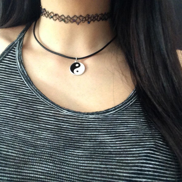 90s Yin Yang Choker