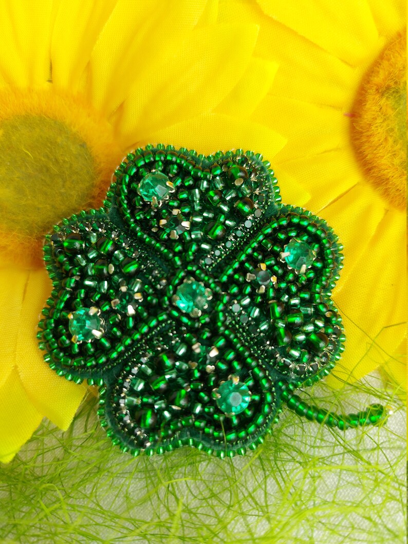 Bead Embroidery Brooch embroideredbrooch brochebordado Etsy