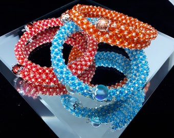 Handgefertigtes Perlenarmband