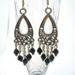Dangling earrings with Crystals