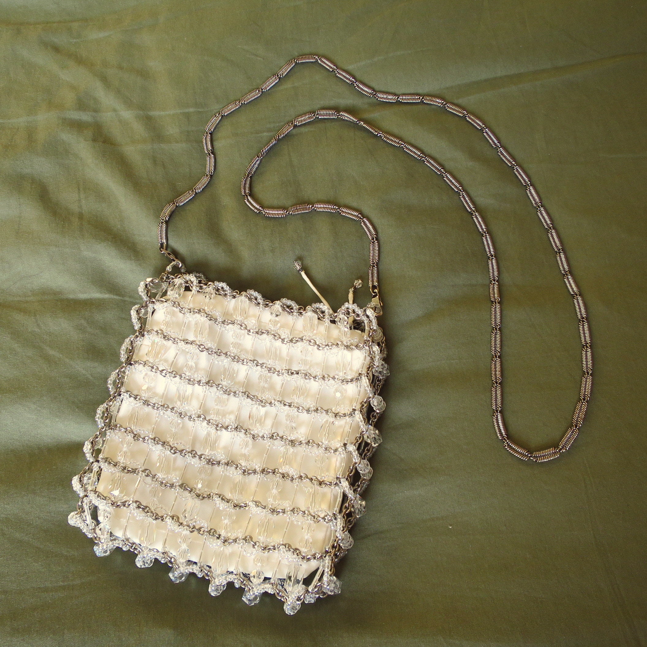 ダニエル スワロフスキー クラッチ バッグ、クリスタルとチェーン  