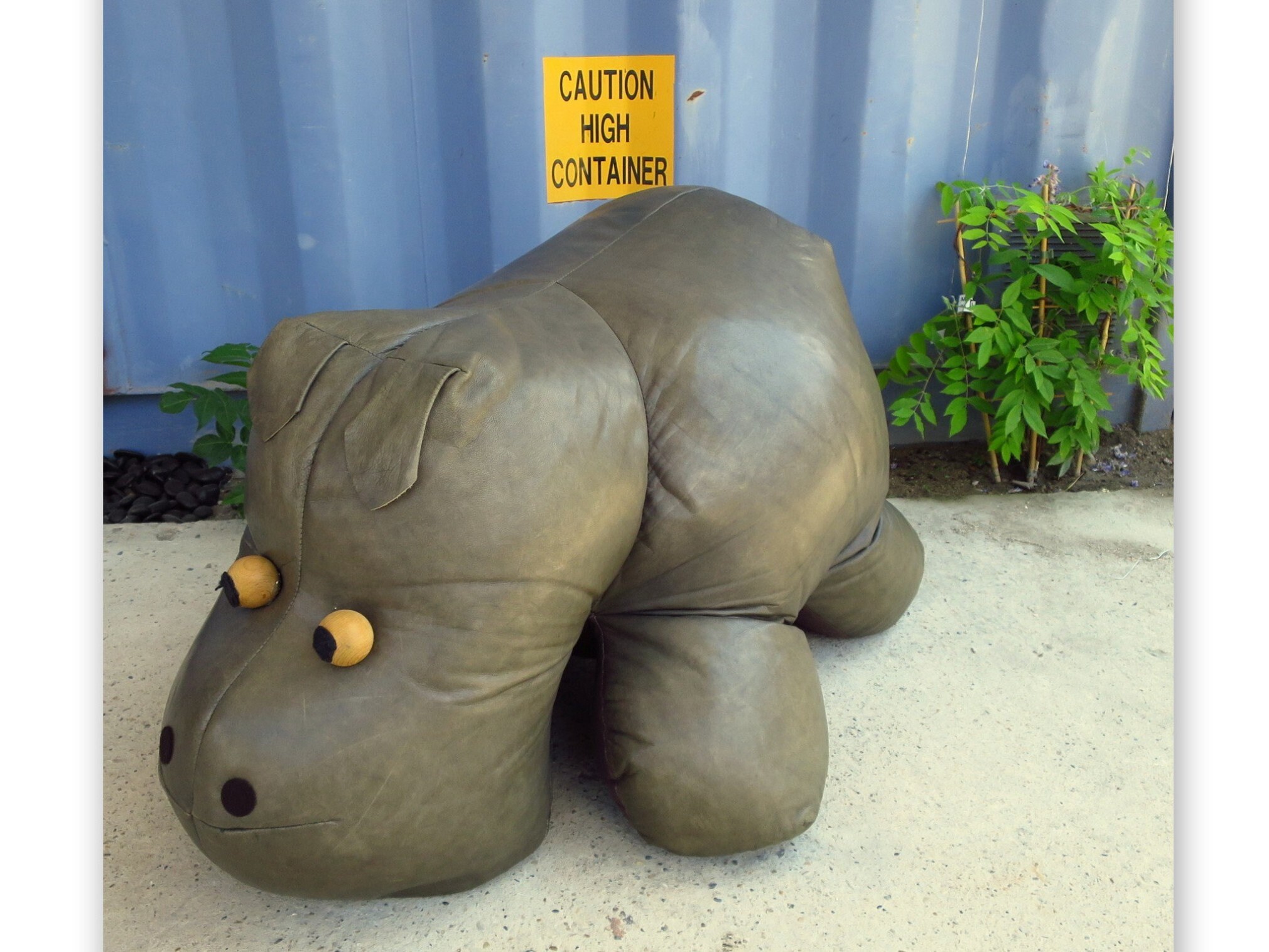 Hippopotame en Cuir, Repose-Pieds Dans Le Goût de Dimitri Omersa Vers 1970