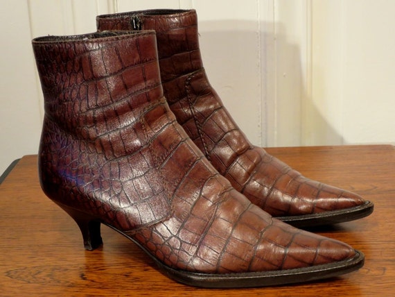 talla italiana 35 Botas PRADA afiladas Zapatos Zapatos para mujer Botas Patucos y botines estilo croc marrón 