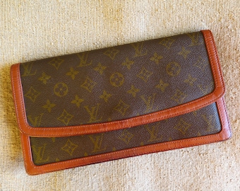 Louis VUITTON pouch in brown canvas with LV monogram