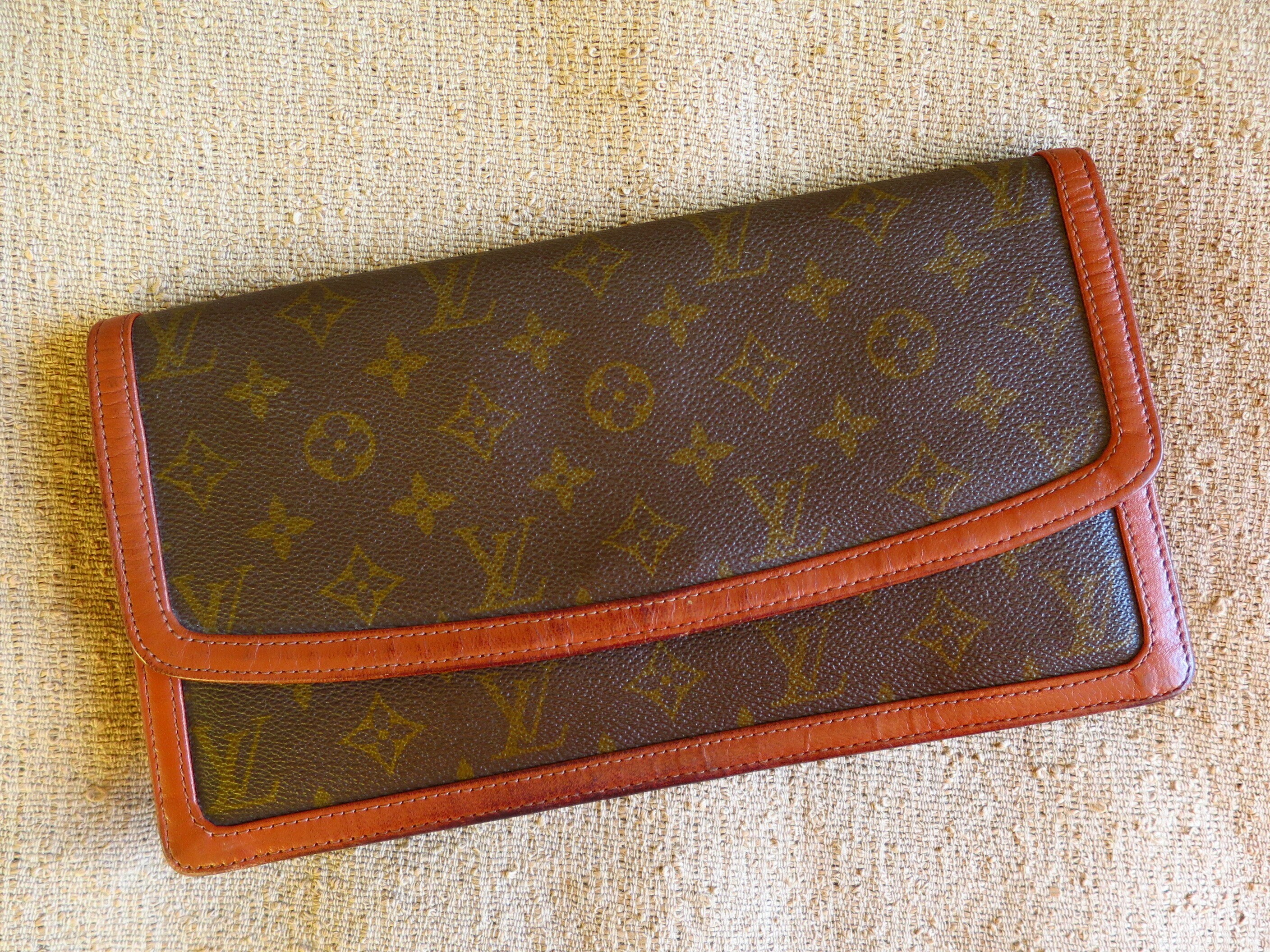 RARE Used 1x Louis Vuitton SPAIN Monogram Rose Pochette