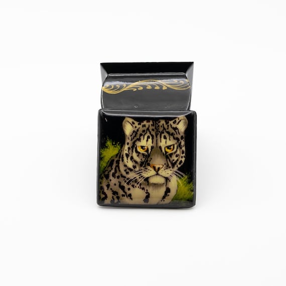 Small Vintage Hand Painted Snow Leopard Russian Lacqu… - Gem