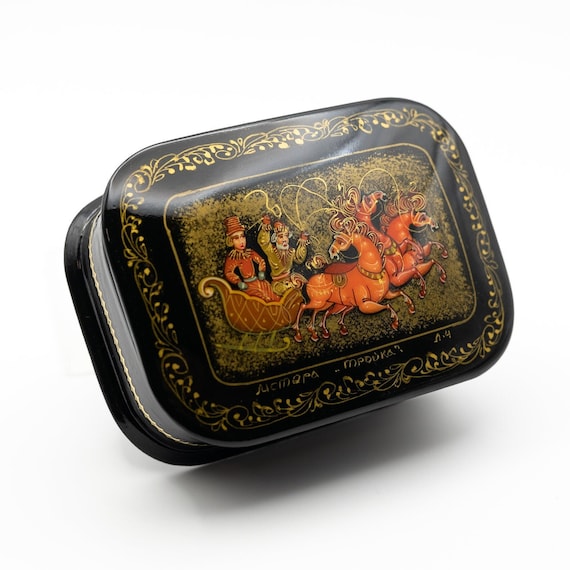 vintage lacquer box hand Gem