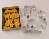 Vintage Halloween Cooky Cookie Cutters in Original Box (#E021)