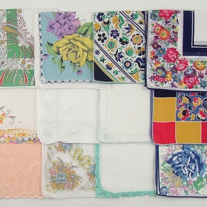 Vintage Hanky Lot 1 Dozen Hankies (Lot #G15)