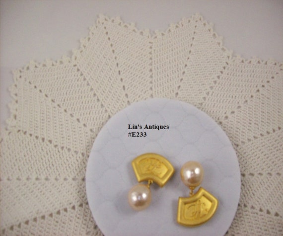 Rare Karl Lagerfeld Vintage Baroque Pearl Clip Ea… - image 9