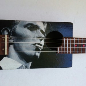 Ukulele with David Bowie portrait, cigar box ukulele, original hand painted portrait, gift, music lover, guitar player, collector, musical