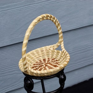Small Charleston Sweetgrass Basket w/Double Handles