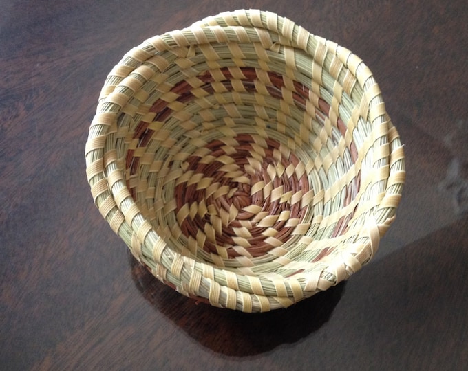 Vintage Gullah Basket Woven Sweetgrass Basket Charleston South Carolina Lowcountry Handwoven
