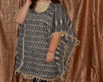 Cozy Alpaca Chic // 1970s Open Fit Plus-Size Woven Fringe Knit Wool Geometric Sweater Poncho