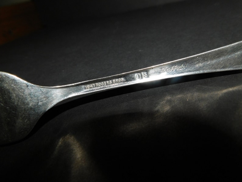 Daffodil 1847 Rogers Bros individual salad fork VGU 1950