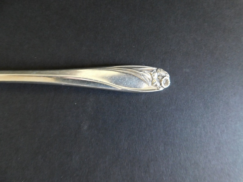 Daffodil 1847 Rogers Bros individual salad fork VGU 1950