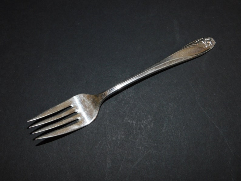Daffodil 1847 Rogers Bros individual salad fork VGU 1950