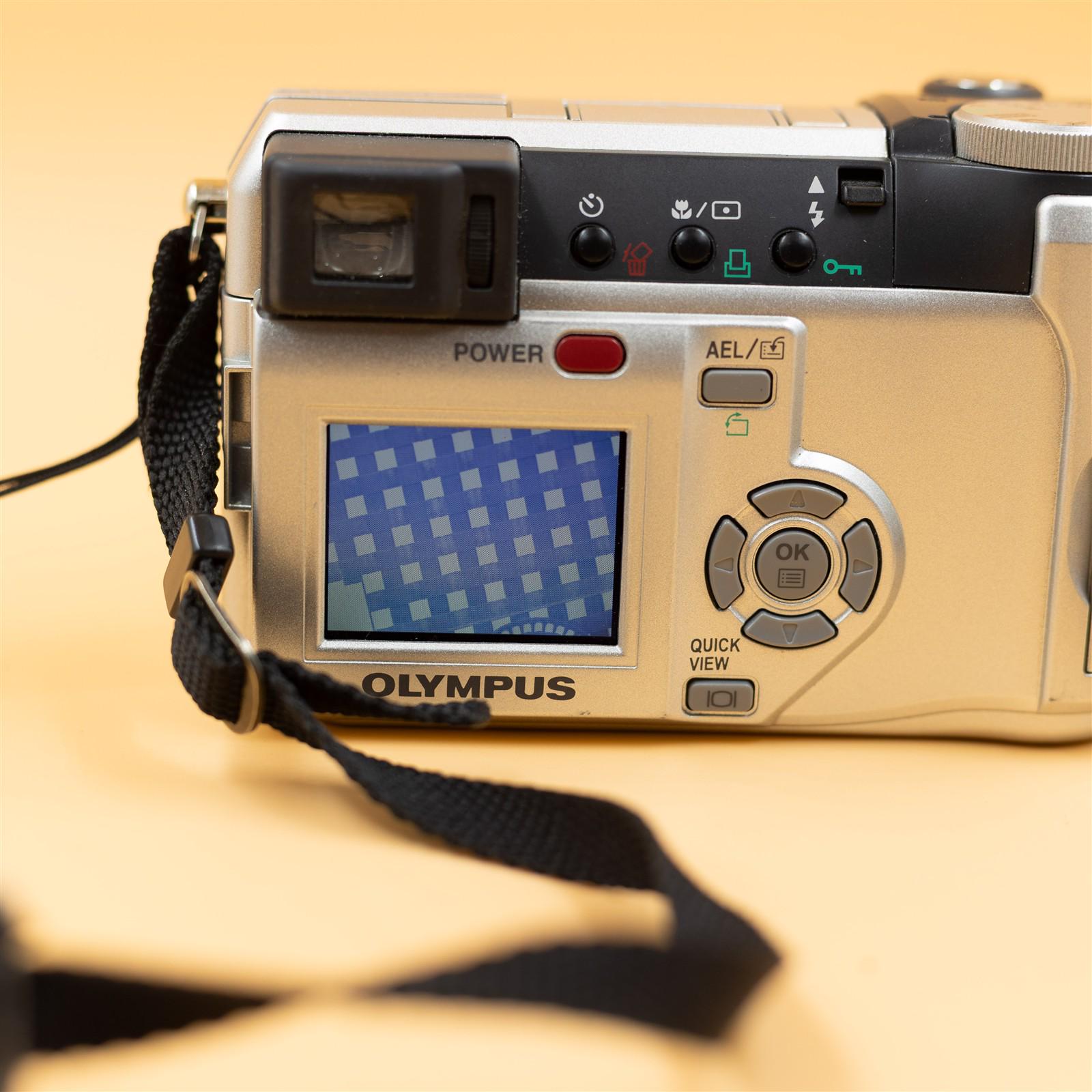 Vintage 2003 Olympus Camedia 3.2MP Digital Camera 10x Zoom Point
