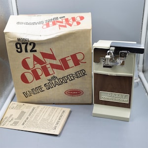 Dazey Electric Can Opener / Knife Sharpener Vintage 1976 Wood Grain / Beige