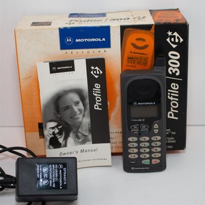 Vintage 1996 Motorola Short Stubby Brick Cell Phone Pull Out Antenna