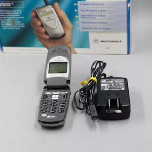 Motorola V60i AT&T Vintage Cellular Flip Phone