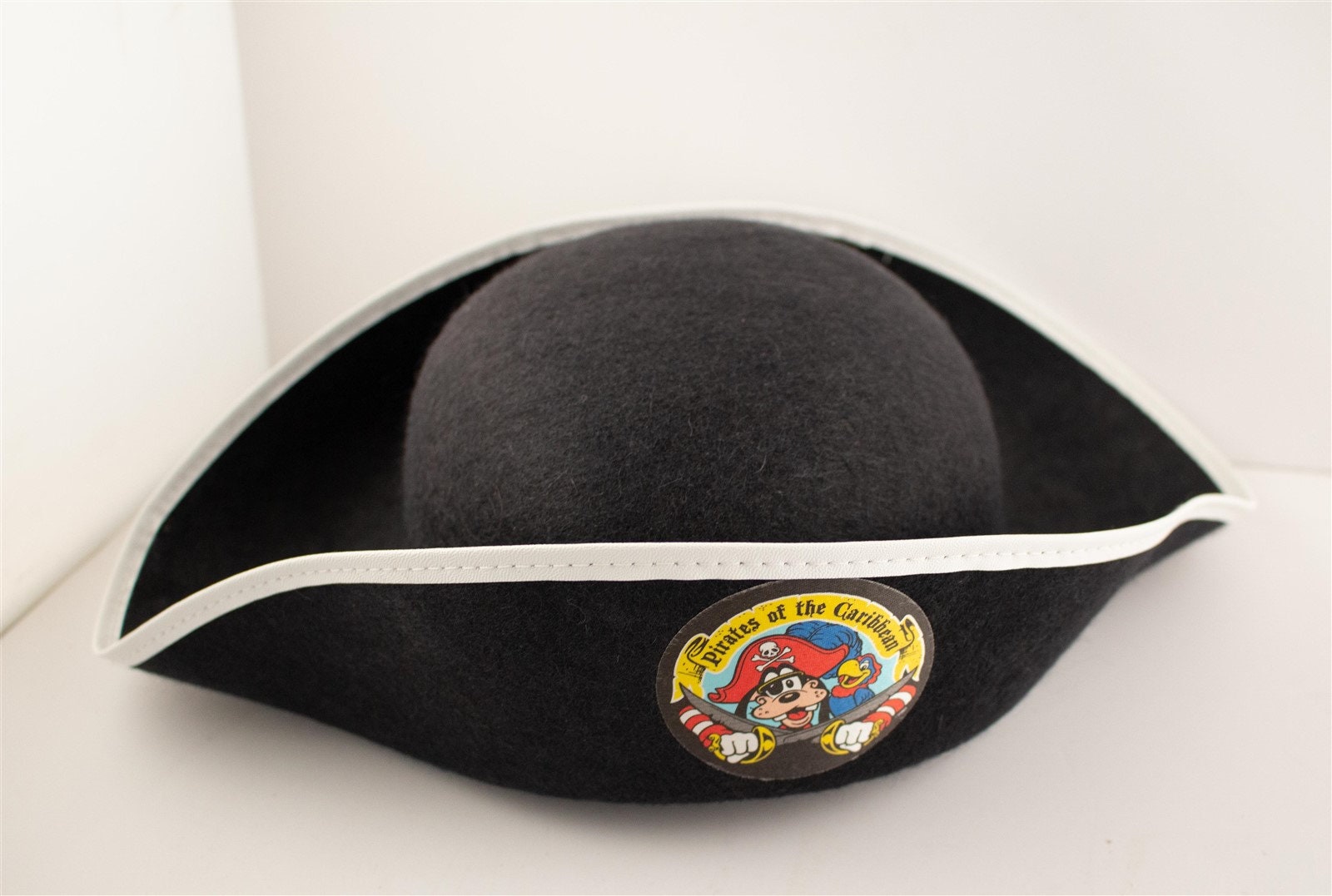 Disneyland Pirates of the Caribbean Goofy Tricorn Souvenir Kids