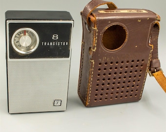 Vintage JC Penney Penncrest 1151 AM Transistor Radio