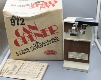 Dazey Electric Can Opener / Knife Sharpener Vintage 1976 Wood Grain / Beige