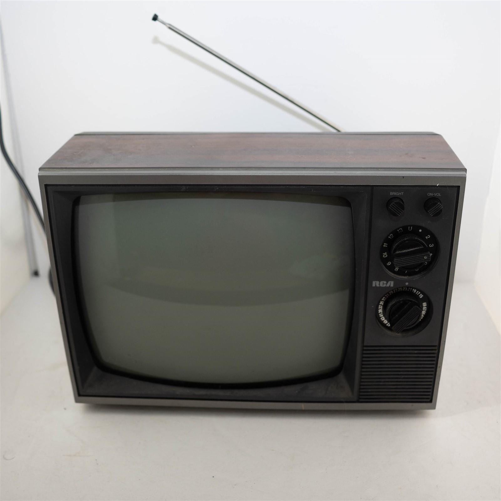 RCA Black & White Woodgrain CRT Tube TV 12 RCA Black & White Woodgrain CRT Tube TV 12