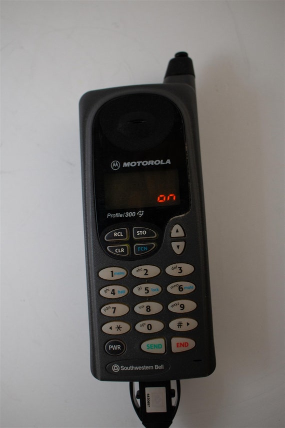 Vintage 1996 Motorola Short Stubby Brick Cell Phone Pull Out