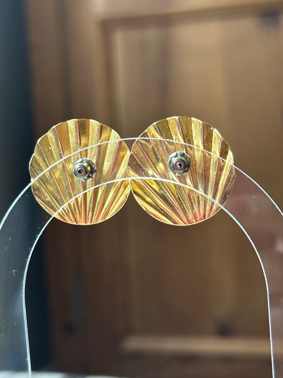 Vintage Gold Shell Fan Earrings WITH STAND! View 3