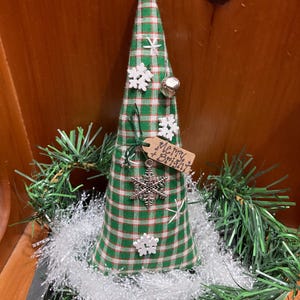 Primitive “MERRY & BRIGHT” Christmas Tree, Ornie, Bowl Filler