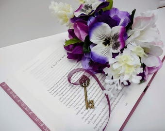 Wuthering Heights Book Centerpiece | Literary Wedding Decor | Book Lover Gift | Gothic Romance Home Decor | Emily Brontë