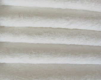 Viscose Fabric 6mm VIS1 1/6 yard (Fat) in Intercal&#39;s Color 100-White. A German Viscose Fur Fabric for All Handmade Creations, Arts & Crafts