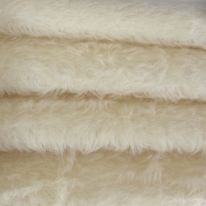 Mohair 5/8&quot; (16 mm) 325S/C - 1/4 yard (Fat) in Intercal&#39;s Color 100-White. A German Mohair Fur Fabric for Teddy Bear Making, Arts & Crafts
