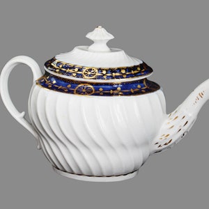 Antique English Porcelain Teapot Ca early 19th Century