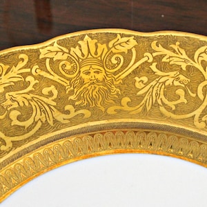 10 UNIQUE English Dinner Plates Gold Encrusted Engraved Mythology Faces  Griffins George Jones Crescent China UNUSED