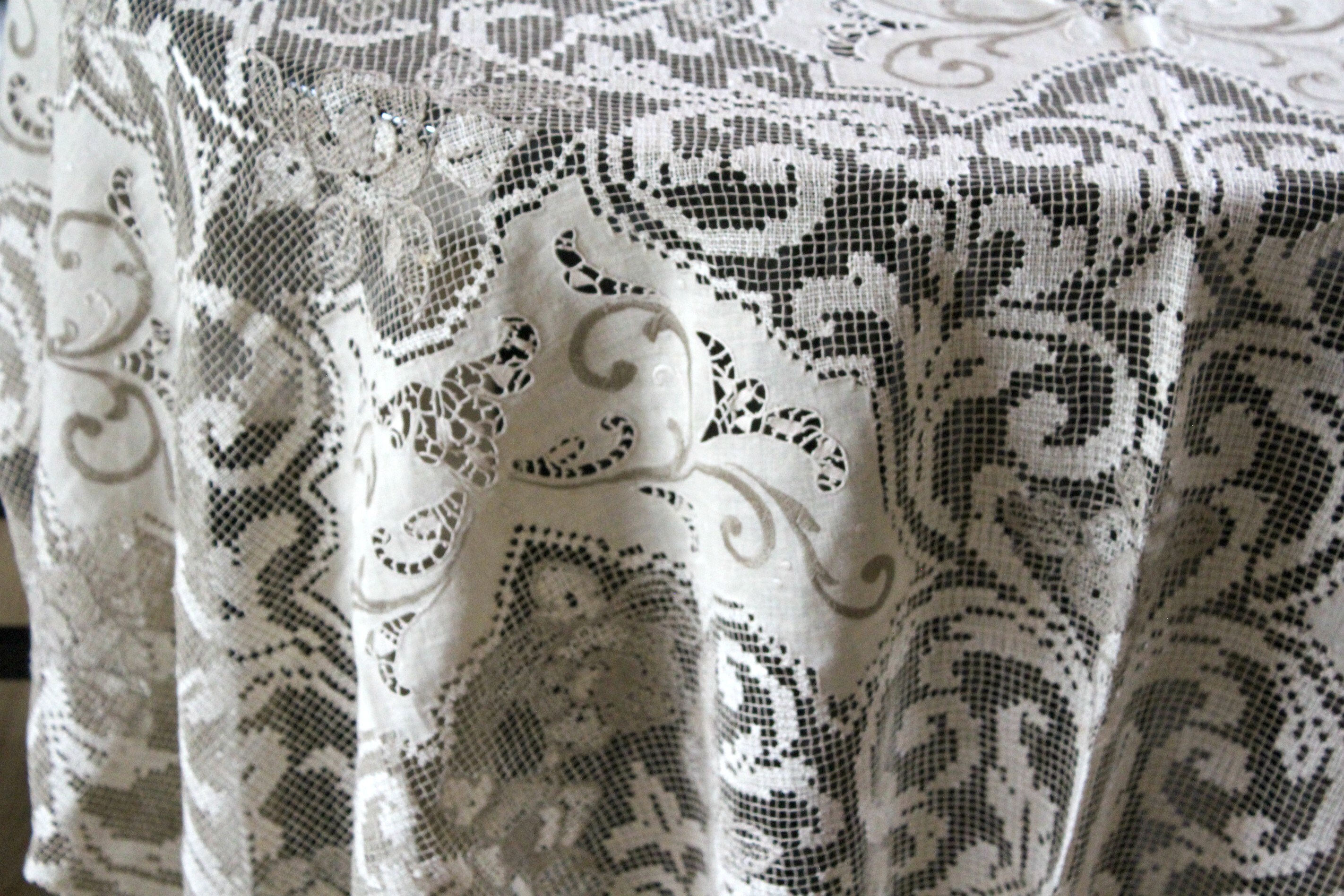 Handmade Italian Lace Linen Banquet Tablecloth Embroidered Cut Etsy