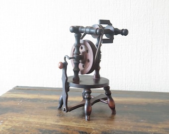 Small Wooden Spinning Wheel, Doll House Accessories Vintage Souvenir, height 18 cm / 3.93 inch, Miniature Spinning Wheel @243-2