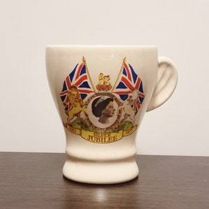 Caneca Rainha Elizabeth Royal Sua Majestade, caneca comemorativa do Jubileu, caneca Jubileu, 1952 - 1977 Silver Jubilee Tankard @ 354-30-A