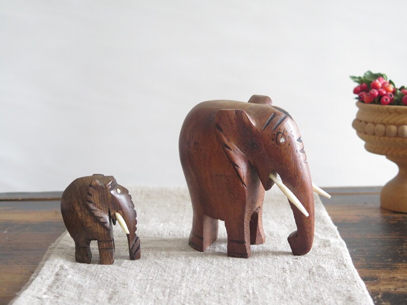 wooden elephant set