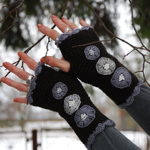 Armwarmers gehaakt zilveren klaproos borduurwerk wanten bohemian hippie zigeuner vingerloze handschoenen rustieke armwarmers cottage chic bloemen handschoenen