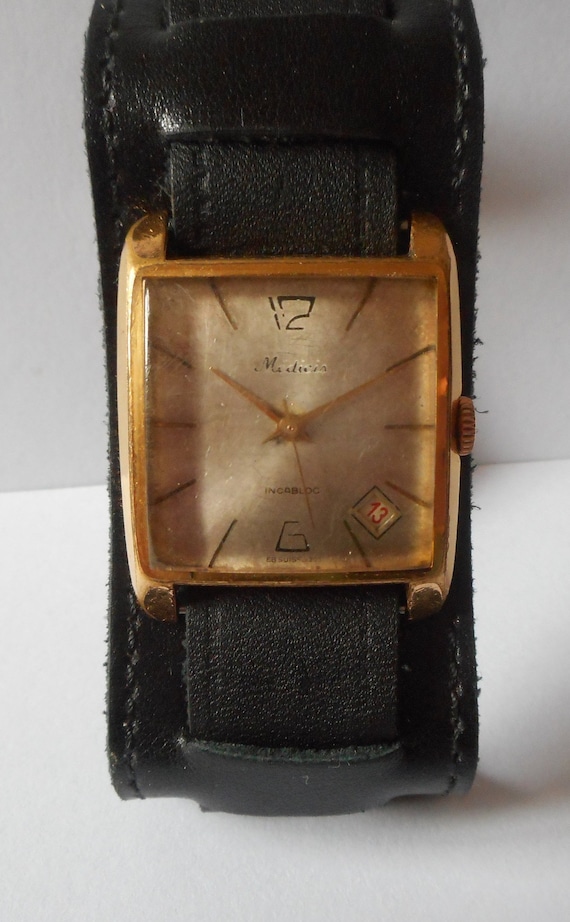 Swiss Square case vintage mechanical mens watch