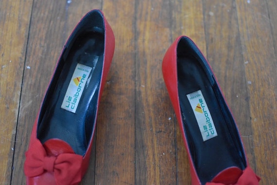 Sz 8N Red Leather Liz Claiborne Bow Pumps - image 5