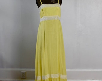 Vestido maxi vintage estilo pin-up con tirantes finos y lunares suecos en amarillo, talla XS, años 50