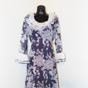 Vintage 1970s Floral Polka Dot Ruffled Design dress in sz 16.5