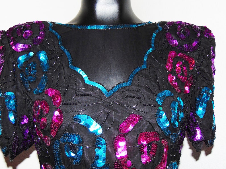 Vintage 1980s Beautiful Floral Sequin Design Blouse by Leslie Fay in sz Small image 3